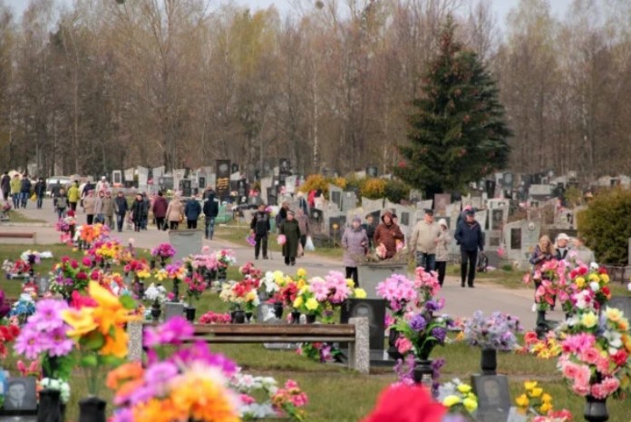 Организация маршрутов для перевозки граждан к территориям кладбищ 2 мая 2021 года
